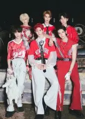 《燃少训练营毕业公演》：热血青春绽放，梦想舞台的璀璨星光！